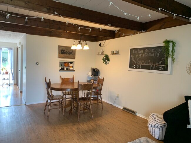 Foto del edificio - 5215 Cline Rd