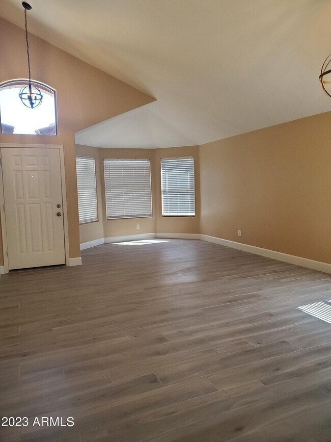 Foto del edificio - 1737 E Morgan Ct
