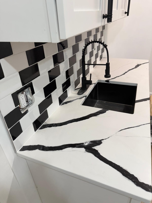 Building Photo - 1447 W 101st St