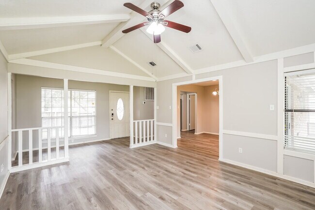 Foto del edificio - 332 Coventry Ln