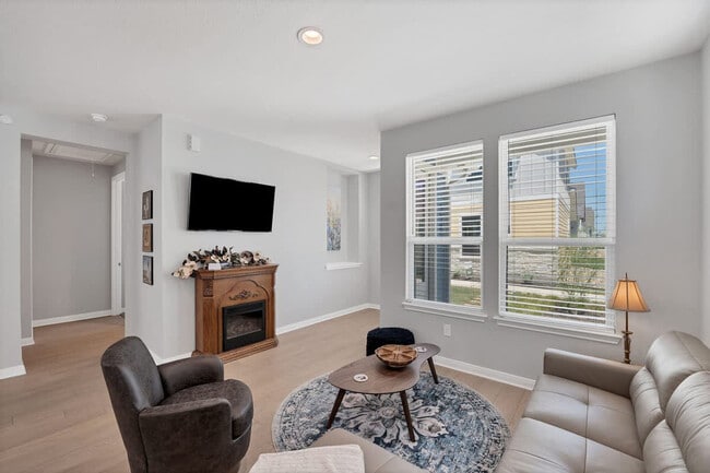 Building Photo - 2147 Hofstaat