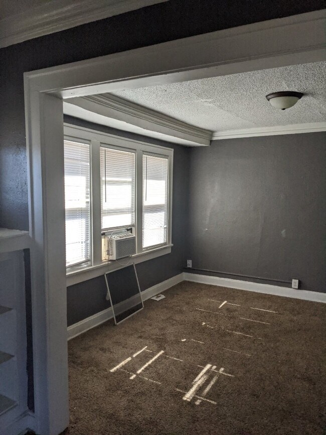 Building Photo - 4420 Paseo Blvd Kansas City, MO 64110-1804