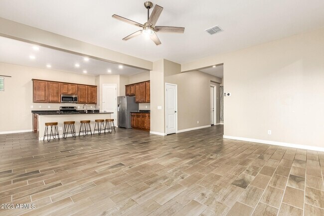 Foto del edificio - 4915 S Leisure Way