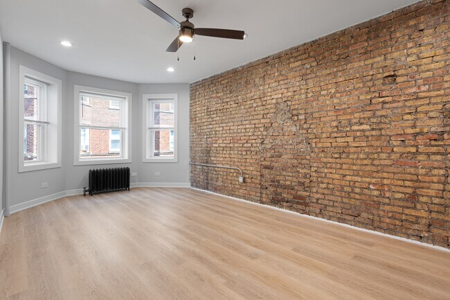 Foto del edificio - 7381 N Damen Ave