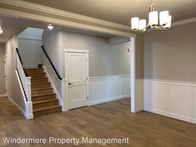 Building Photo - 5 br, 3 bath House - 1411 Baker Heights Loop