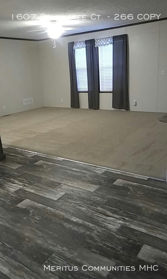 Building Photo - 1607 Peachtree Ct