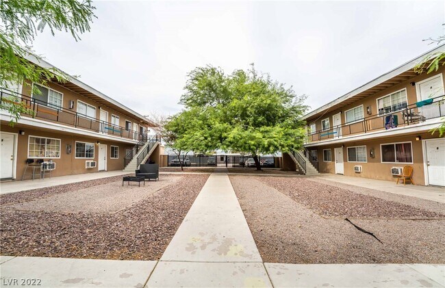 Building Photo - 2304 Sunrise Ave