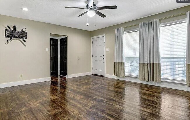 Foto del edificio - 609 W Belden St