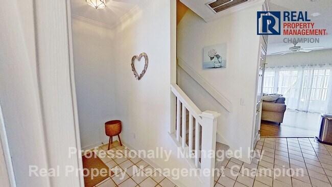 Foto del edificio - Adorable 2 BD Townhome with Private Patio