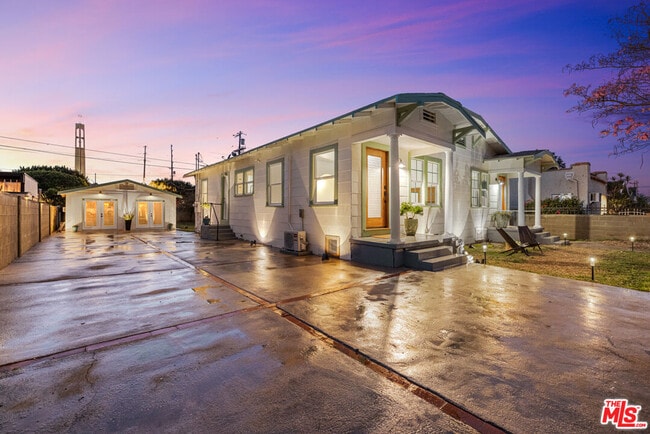 Building Photo - 614 Romulo St