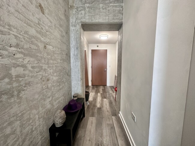 Foto del edificio - 235 W Van Buren St