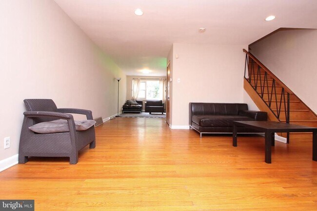 Foto del edificio - 2734 W Country Club Rd