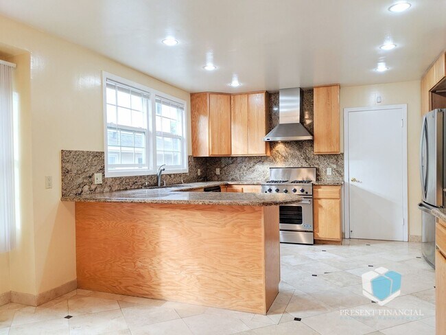 Building Photo - 3 br, 2.5 bath House - 1601 Adeline Dr