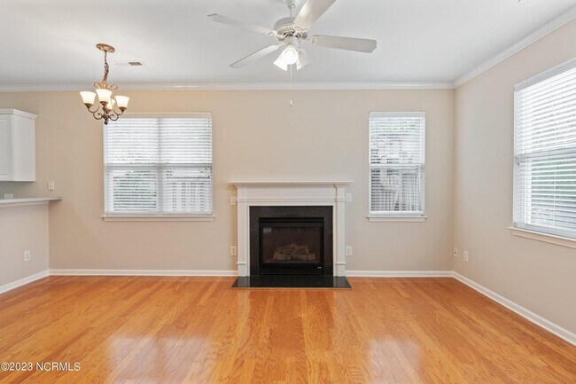 Building Photo - 211 Sand Pebble Dr SE