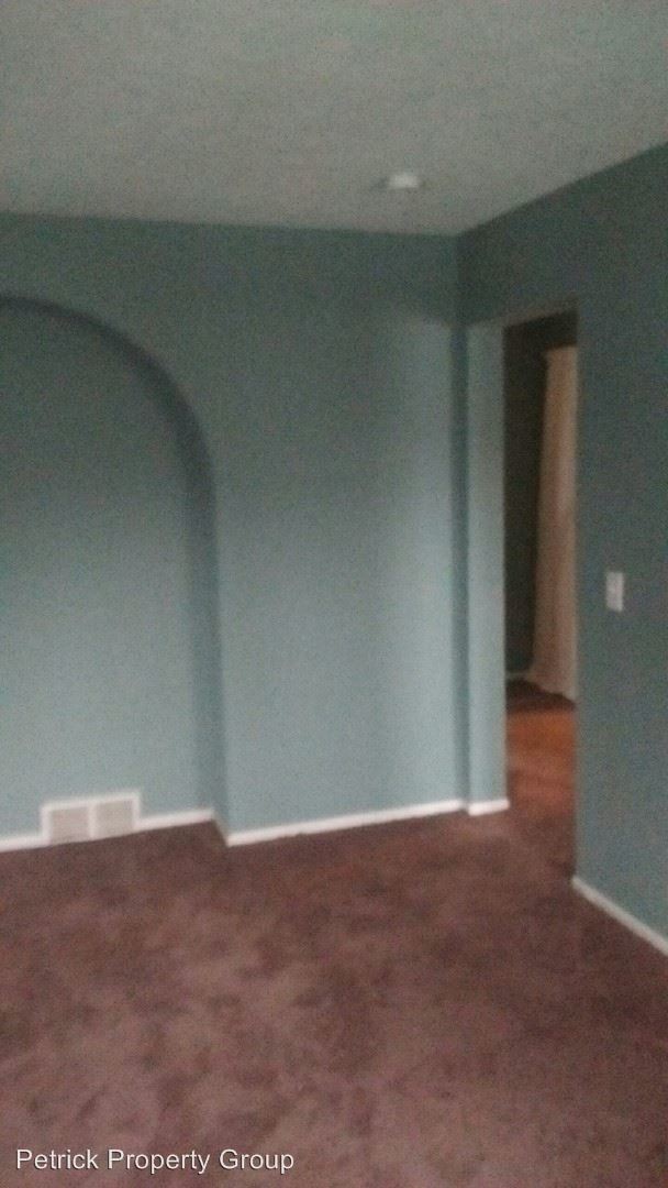 Building Photo - 330 13th St