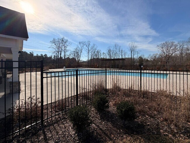 Foto del edificio - 400 Hazy Hls Ln