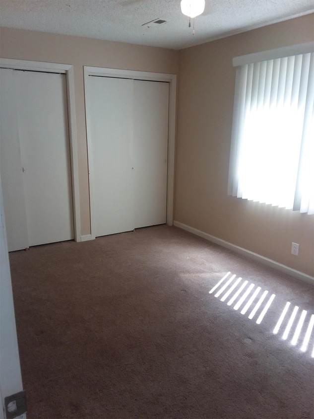 Primary Photo - 1129 E St