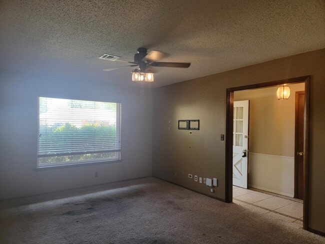 Building Photo - 2307 Quannah Dr
