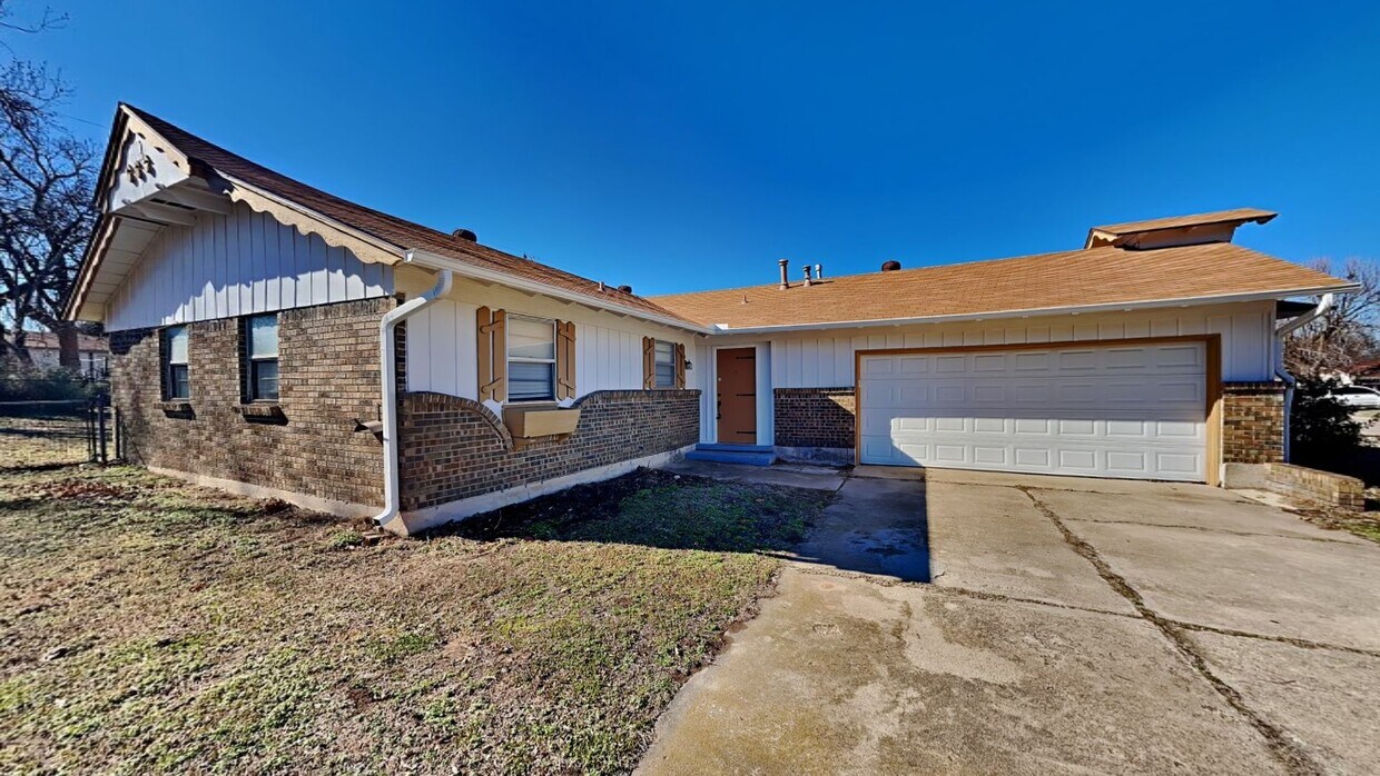 9312 NE 13th Pl, Midwest City, OK 73130 House Rental in Midwest City