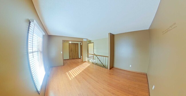 Building Photo - 3D Tour Available - HUGE Fenced In Yard + ...