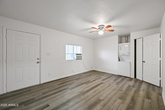 Foto del edificio - 1241 E McKinley St