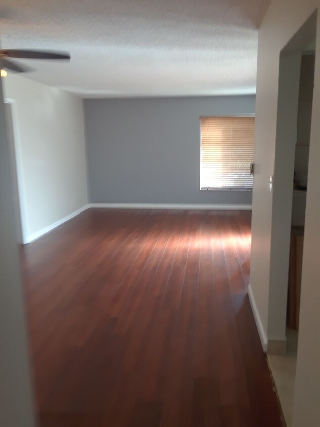 Foto principal - 605 S Pine Island Rd