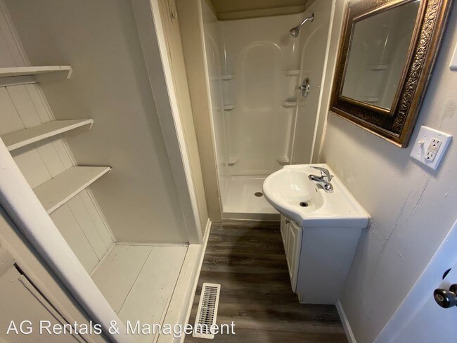 Foto del edificio - 3 br, 1 bath House - 954 Iowa St