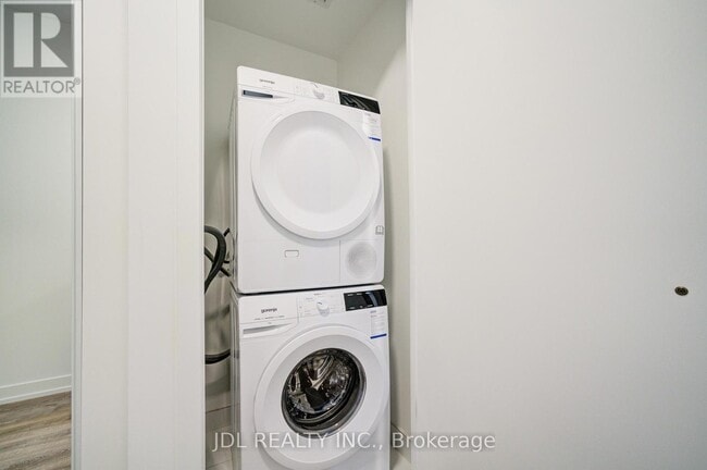 Building Photo - 195 Commerce St