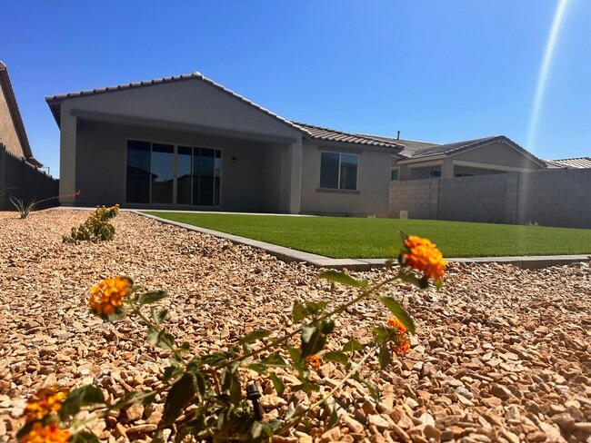 Foto del edificio - 17282 W Larkspur Dr