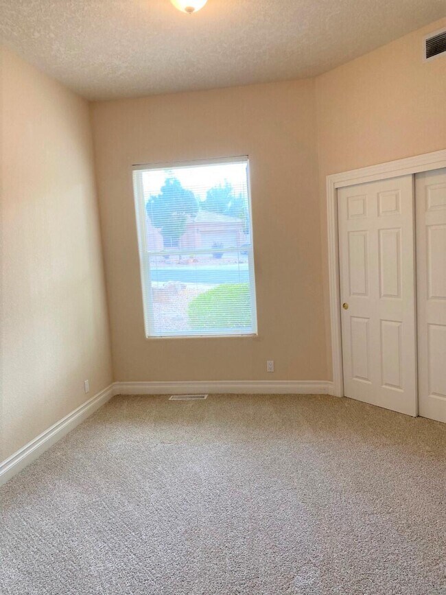 Building Photo - 6019 Purple Aster Ln NE