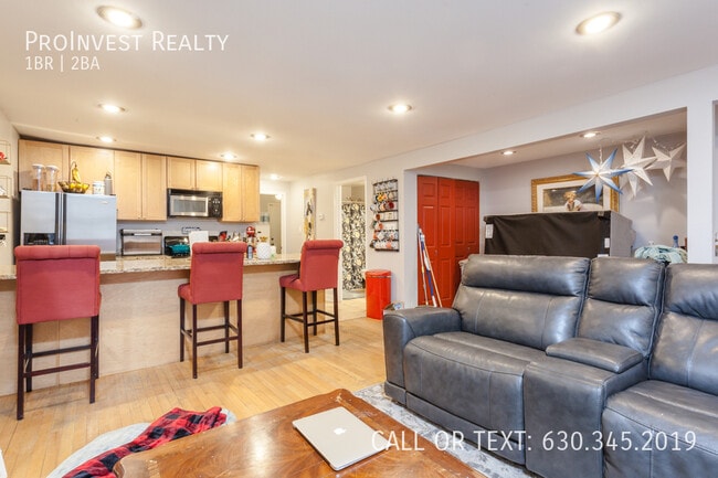 Foto del edificio - 2134 N Bissell St