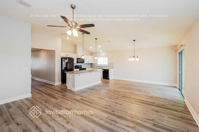 Building Photo - 14545 Needham Dr