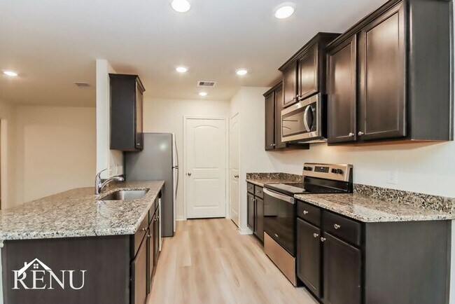 Building Photo - 10506 Sweetwater Creek Dr