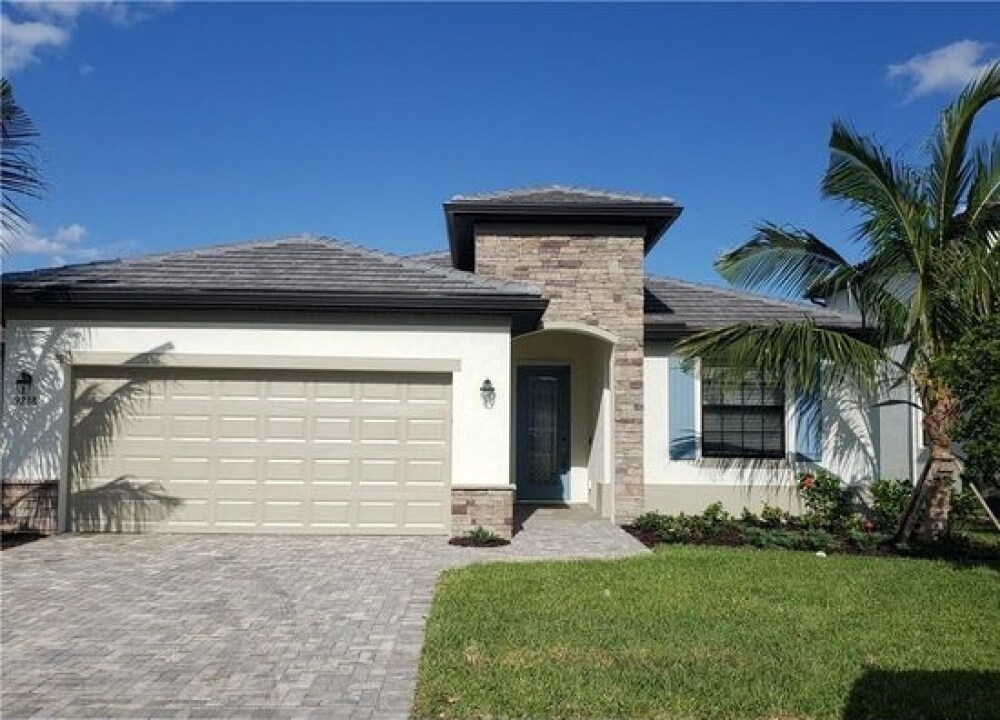 Foto principal - 9238 Shadow Oak Ln