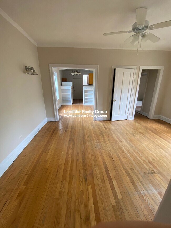 Foto del edificio - 4933 N Whipple St