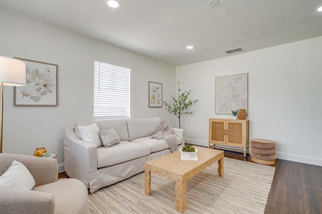 Foto del edificio - 4413 Wellesley Ave