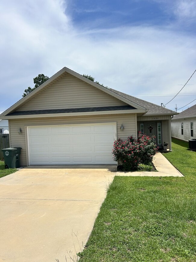 Building Photo - 102C Whispering Pines St