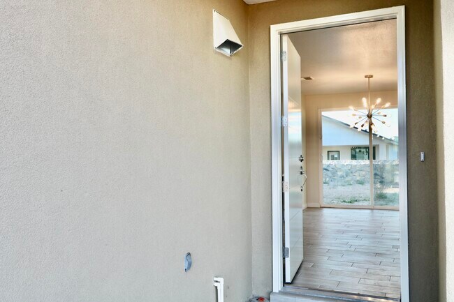 Building Photo - 917 Mormon Tea Dr