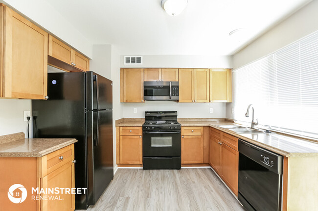 Building Photo - 10829 N 88th Ave