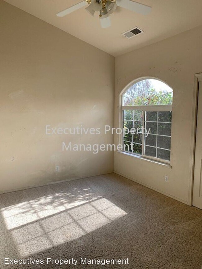Foto del edificio - 3 br, 2 bath House - 739 Redwing Dr