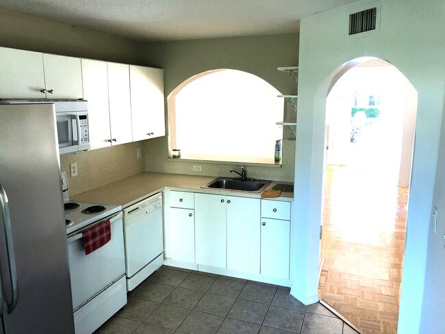 Kitchen - 1261 SE 29th St