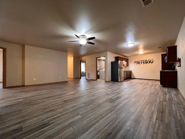 Building Photo - 1010