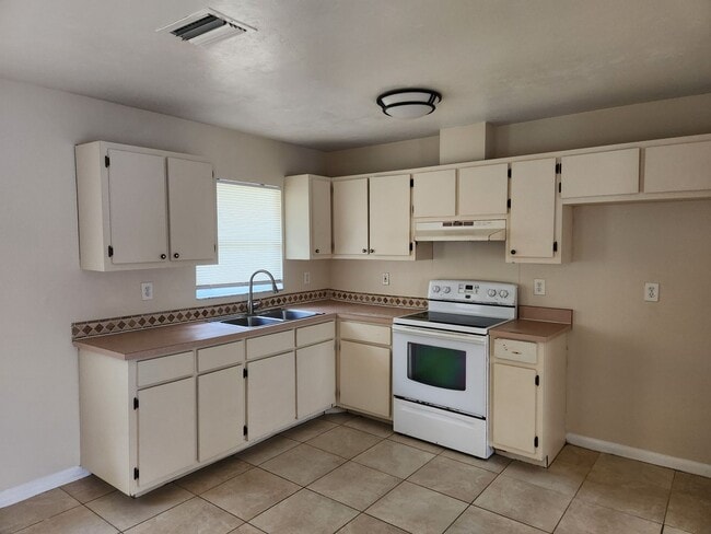Building Photo - 14055 Caribbean Blvd