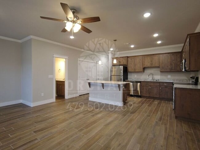 Building Photo - EP 6 | Townhome with Garage in Siloam Springs!