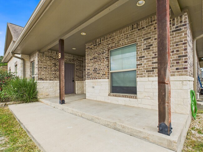 Building Photo - 4032 Golden Eagle Dr