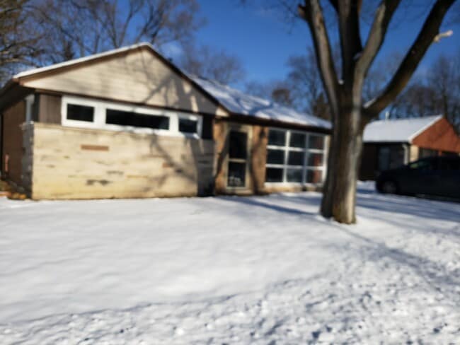 Building Photo - 318 Minocqua Street