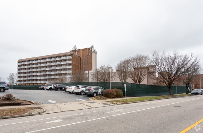 The Hub on Campus - The Hub on Campus Apartments