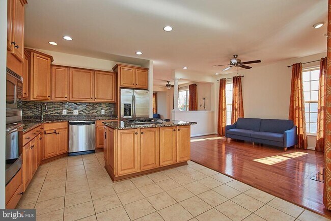 Building Photo - 42649 Macauley Place