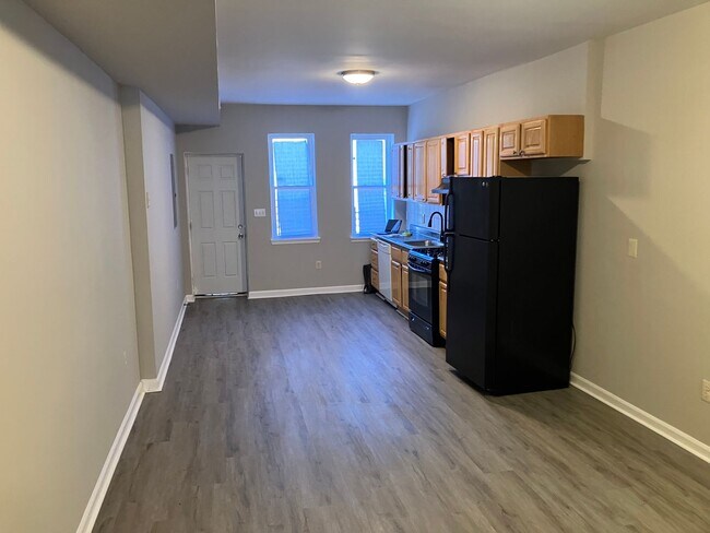 Foto del edificio - Spacious 3 Bedroom Home Near Johns Hopkins