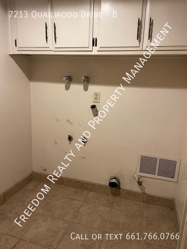 Building Photo - 7213 Quailwood Dr